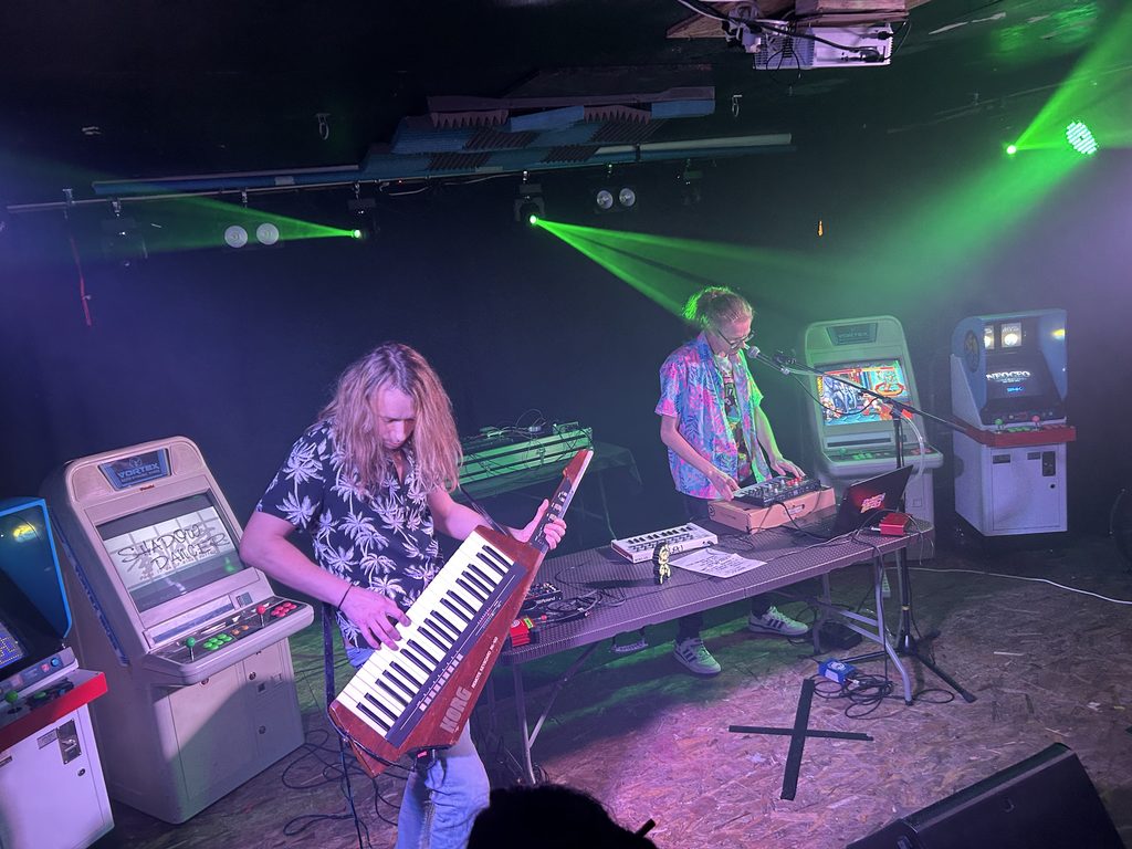 concert arom chiptune